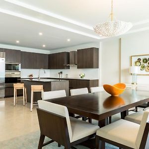 Two-Bedroom Residence King Two Queen Beds